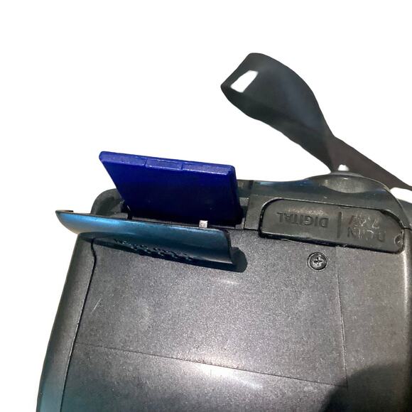 Canon PowerShot S3 IS Digital Camera - Picture 9 of 16